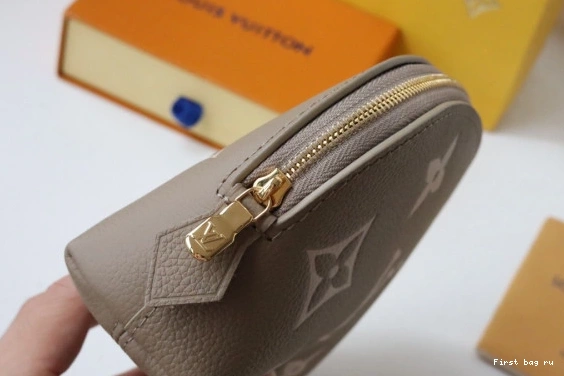 First bag ru Vuitton COSMETIC Louis POUCH 0725